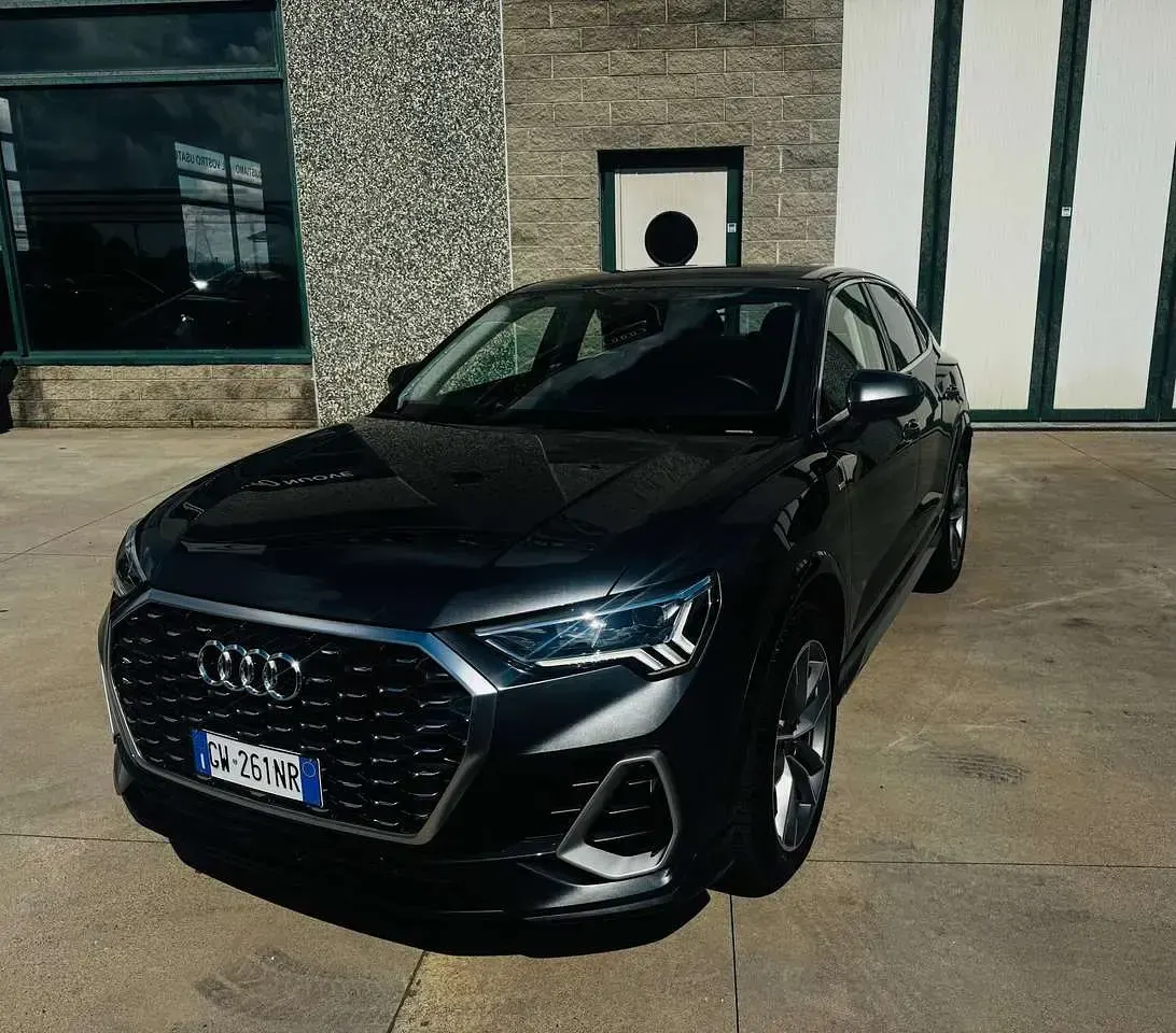 Usata Audi Q3 Sportback S-Line 150 CV (110 kW) 2024 Grigio SUV