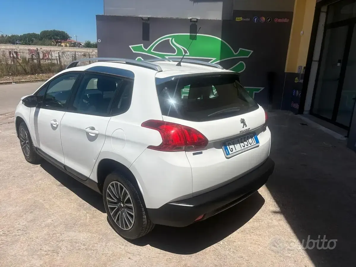 Usata Peugeot 2008 Active 75 CV (55 kW) 2016 Bianco SUV