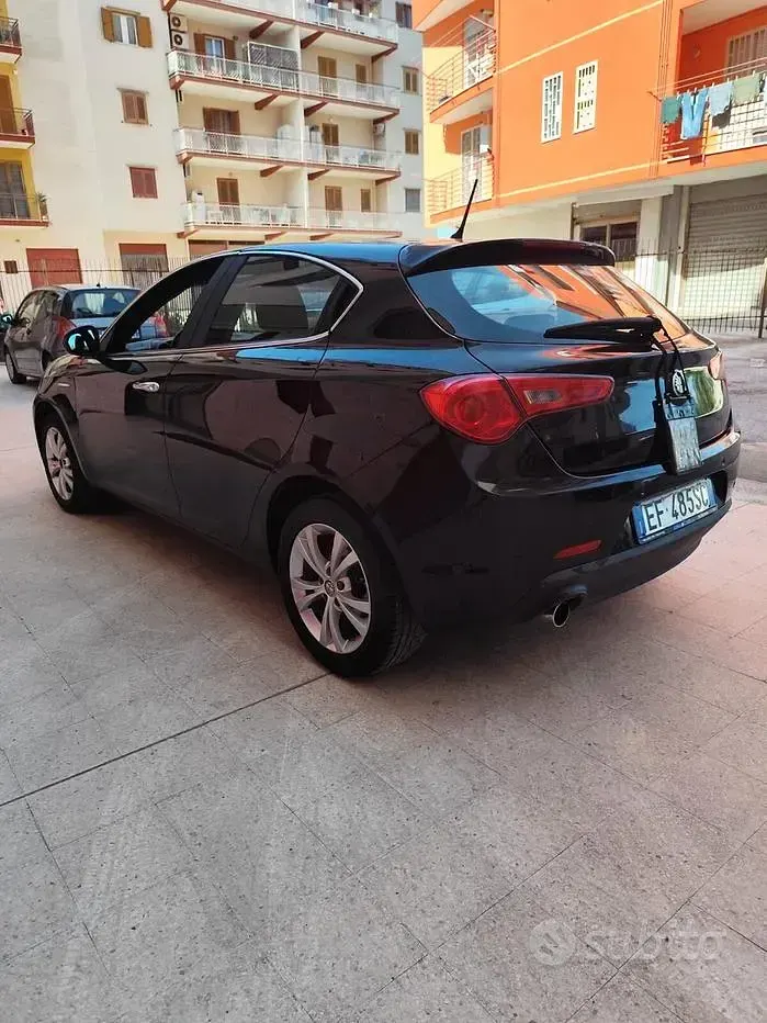 Usata Alfa Romeo Giulietta Progression 105 CV (77 kW) 2011 Nero Utilitaria