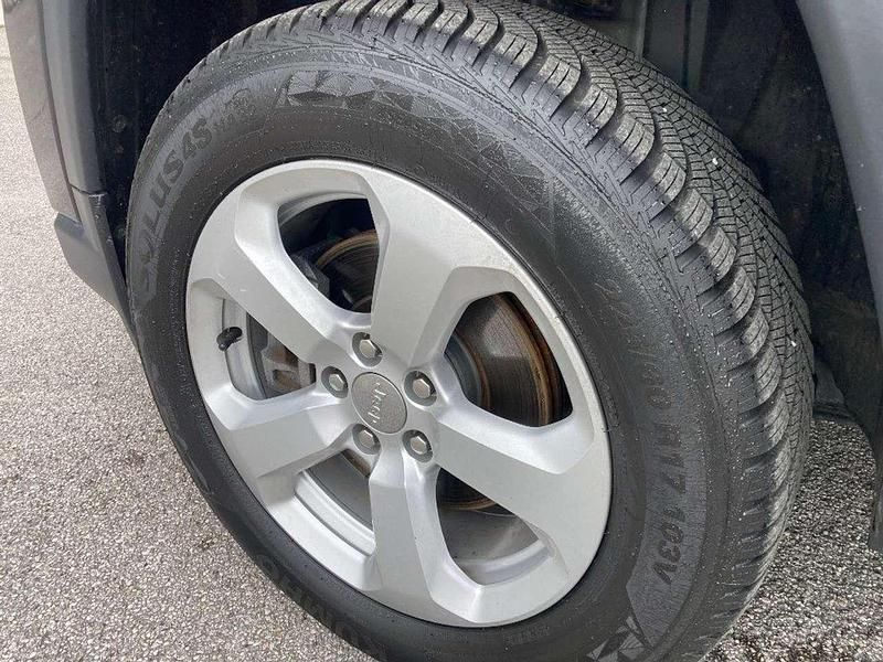 Usata Jeep Compass 120 CV (88 kW) 2018 Grigio scuro SUV