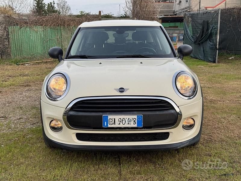 Usata Mini Cooper 102 CV (75 kW) 2018 Beige Utilitaria