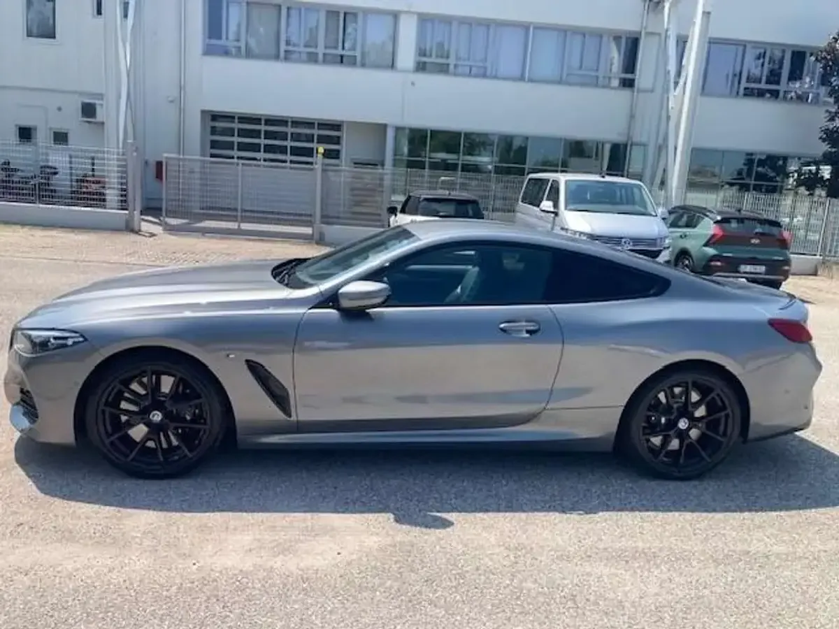 Usata BMW 840 Shadowline 333 CV (244 kW) 2022 Grigio Coupé