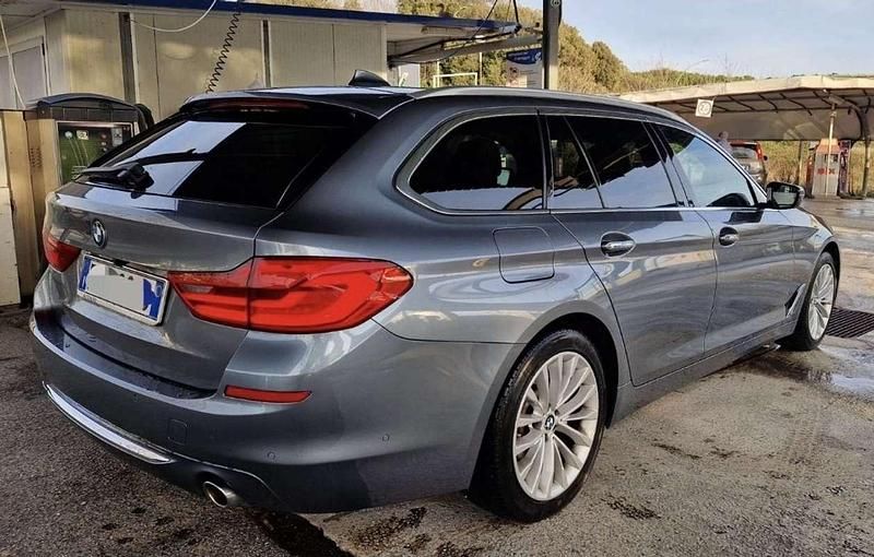 Usata BMW 520 Luxury Line 190 CV (139 kW) 2017 Grigio Station wagon