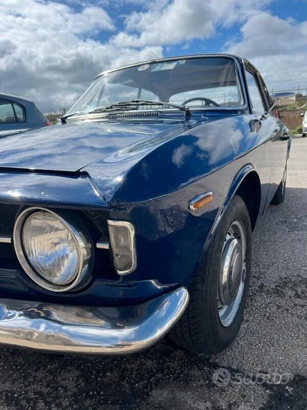 Blu/azzurro Usata 1969 Alfa Romeo GT Junior Coupé | 27.900 € - Immagine 1/4