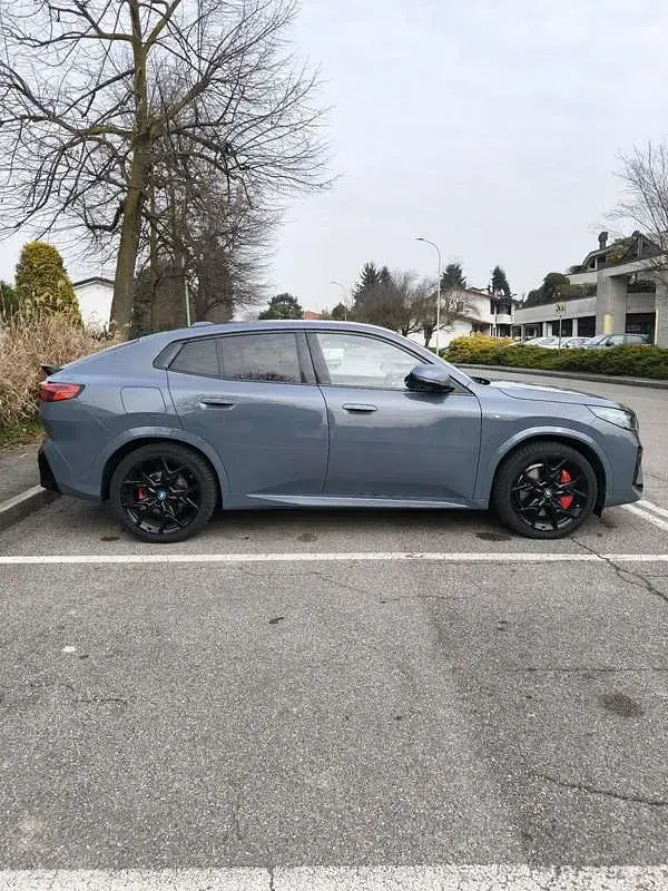 Usata BMW iX2 M Sport 103 kW (141 CV) 2024 Grigio SUV