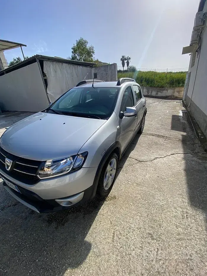Usata Dacia Sandero Prestige 90 CV (66 kW) 2013 Grigio Berlina