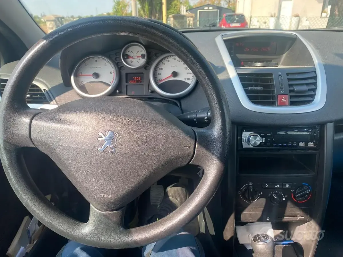 Usata Peugeot 207 70 CV (51 kW) 2008 Nero Utilitaria