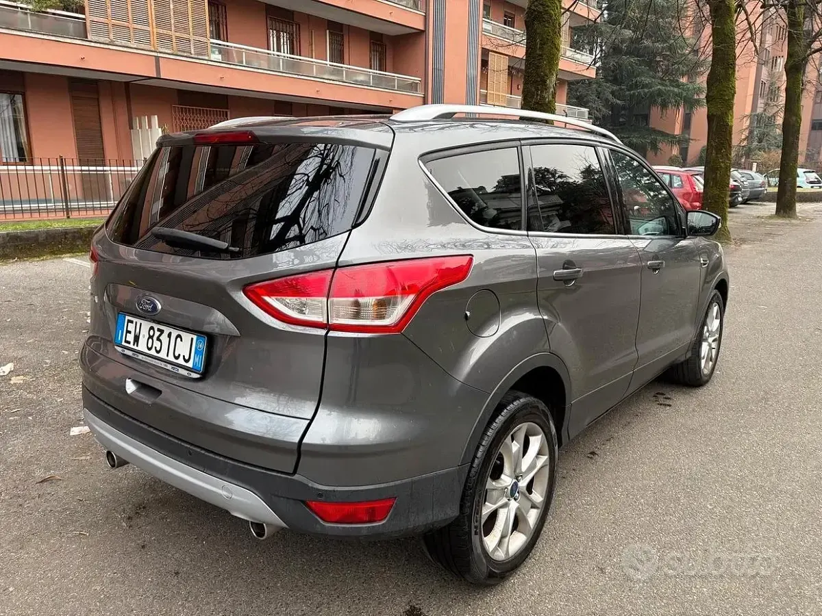 Usata Ford Kuga Titanium 163 CV (119 kW) 2014 Grigio SUV