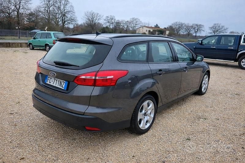 Usata Ford Focus Titanium S 120 CV (88 kW) 2016 Marrone Station wagon