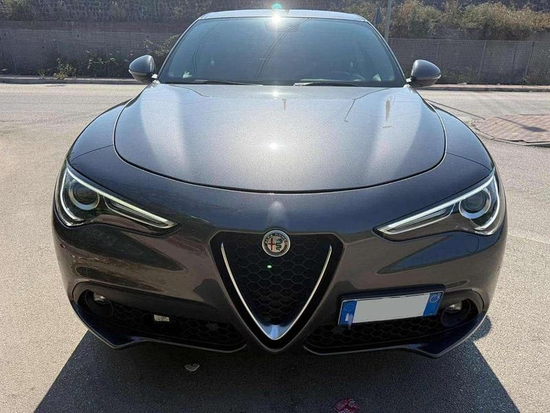 Usata Alfa Romeo Stelvio Veloce 210 CV (154 kW) 2021 Grigio scuro SUV