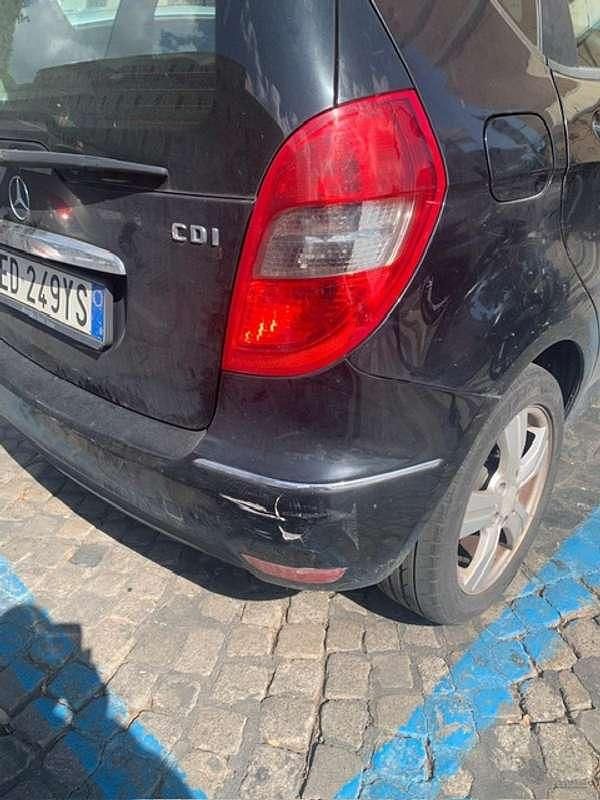 Usata Mercedes A180 Elegance 109 CV (80 kW) 2010 Nero Monovolume