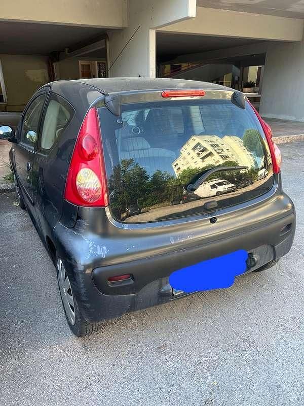 Usata Peugeot 107 68 CV (50 kW) 2007 Grigio Utilitaria