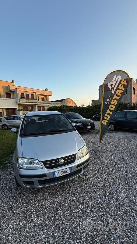 Usata Fiat Idea 70 CV (51 kW) 2008 Grigio Monovolume
