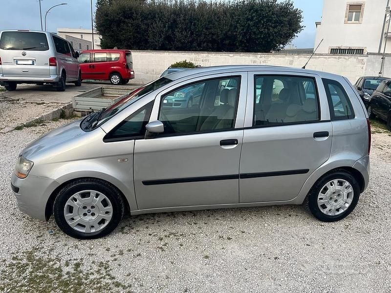 Usata Fiat Idea Active 69 CV (50 kW) 2005 Grigio Monovolume