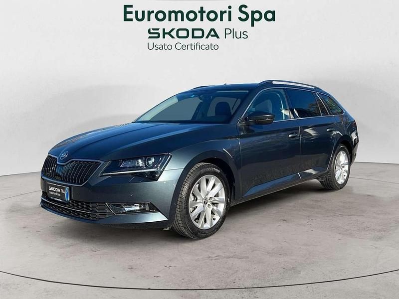 Grigio Usata 2017 Skoda Superb Executive Station wagon | 15.900 € (Buon prezzo) - Immagine 1/4