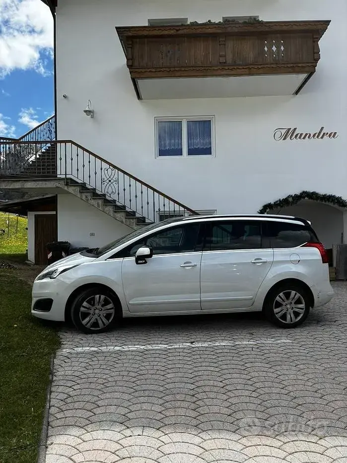 Gebraucht Peugeot 5008 Allure 150 PS (110 kW) 2016 Weiß Van / Kleinbus