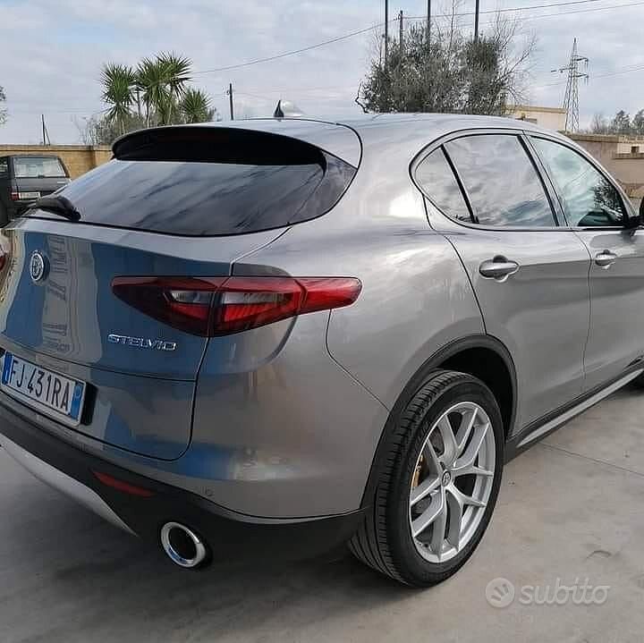 Usata Alfa Romeo Stelvio Executive 210 CV (154 kW) 2018 Grigio SUV