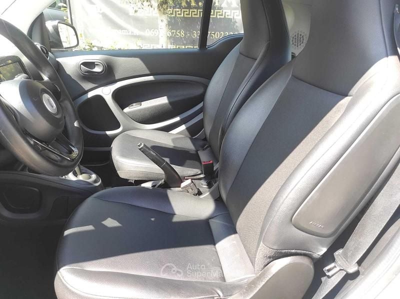 Usata Smart ForTwo Electric Drive 41 kW (56 CV) 2019 Bianco Utilitaria