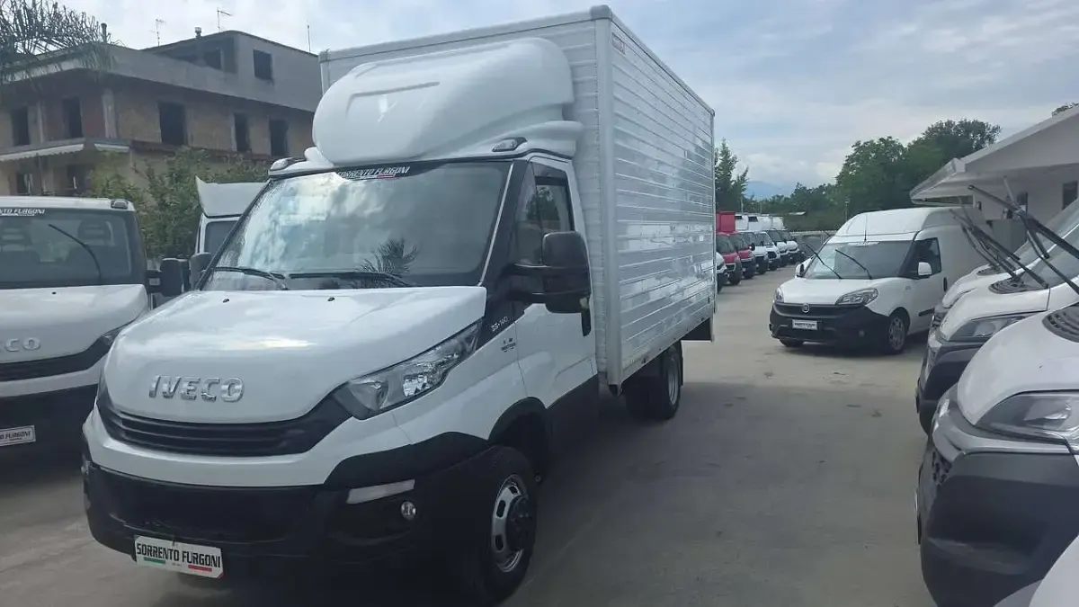 Usata Iveco Daily 140 CV (102 kW) 2019 Bianco Furgone