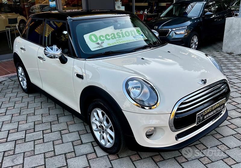Usata Mini Cooper D 116 CV (85 kW) 2016 Beige Utilitaria
