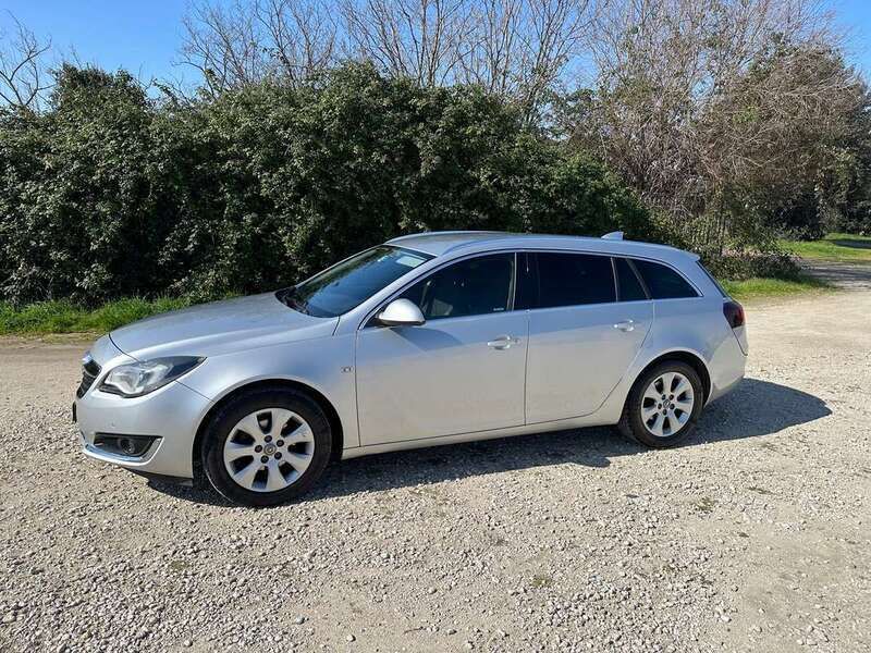Grigio Usata 2017 Opel Insignia Station wagon | 8200 € (Ottimo prezzo) - Immagine 1/4