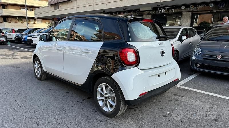 Usata Smart ForFour 90 CV (66 kW) 2018 Bianco Utilitaria