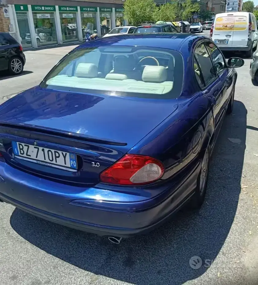 Usata Jaguar X-type 230 CV (169 kW) 2002 Bluazzurro Berlina