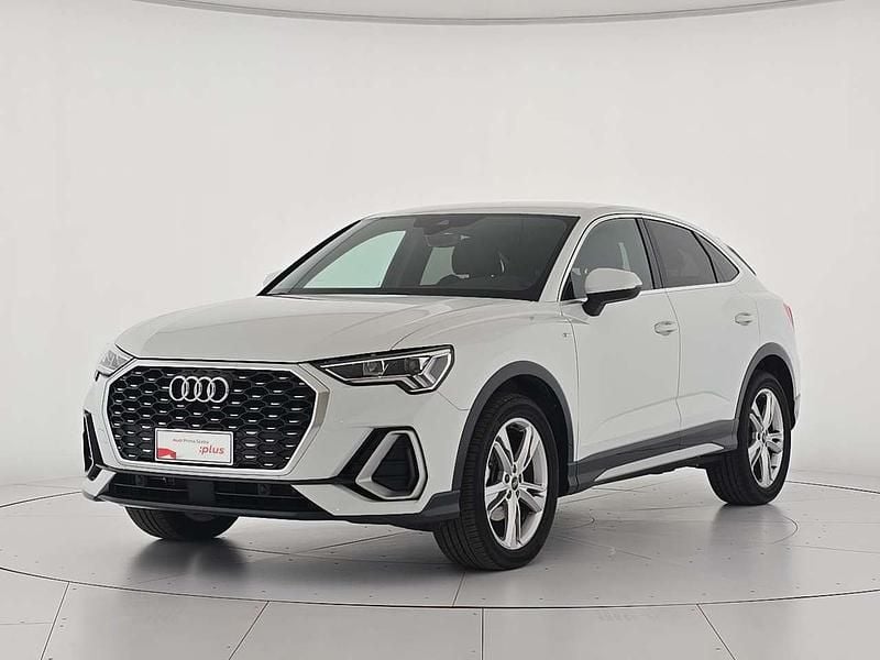 Bianco Usata 2025 Audi Q3 Sportback S-Line SUV | 43.900 € (Buon prezzo) - Immagine 1/4