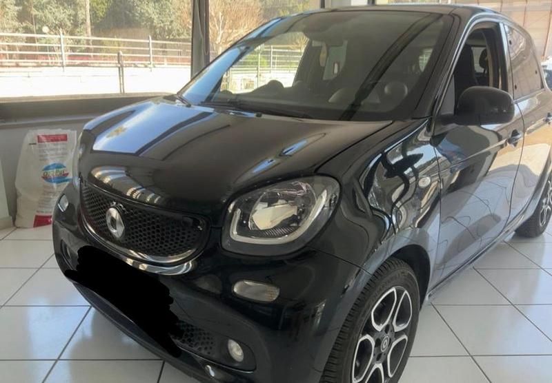 Usata Smart ForFour Prime 89 CV (65 kW) 2018 Nero Utilitaria