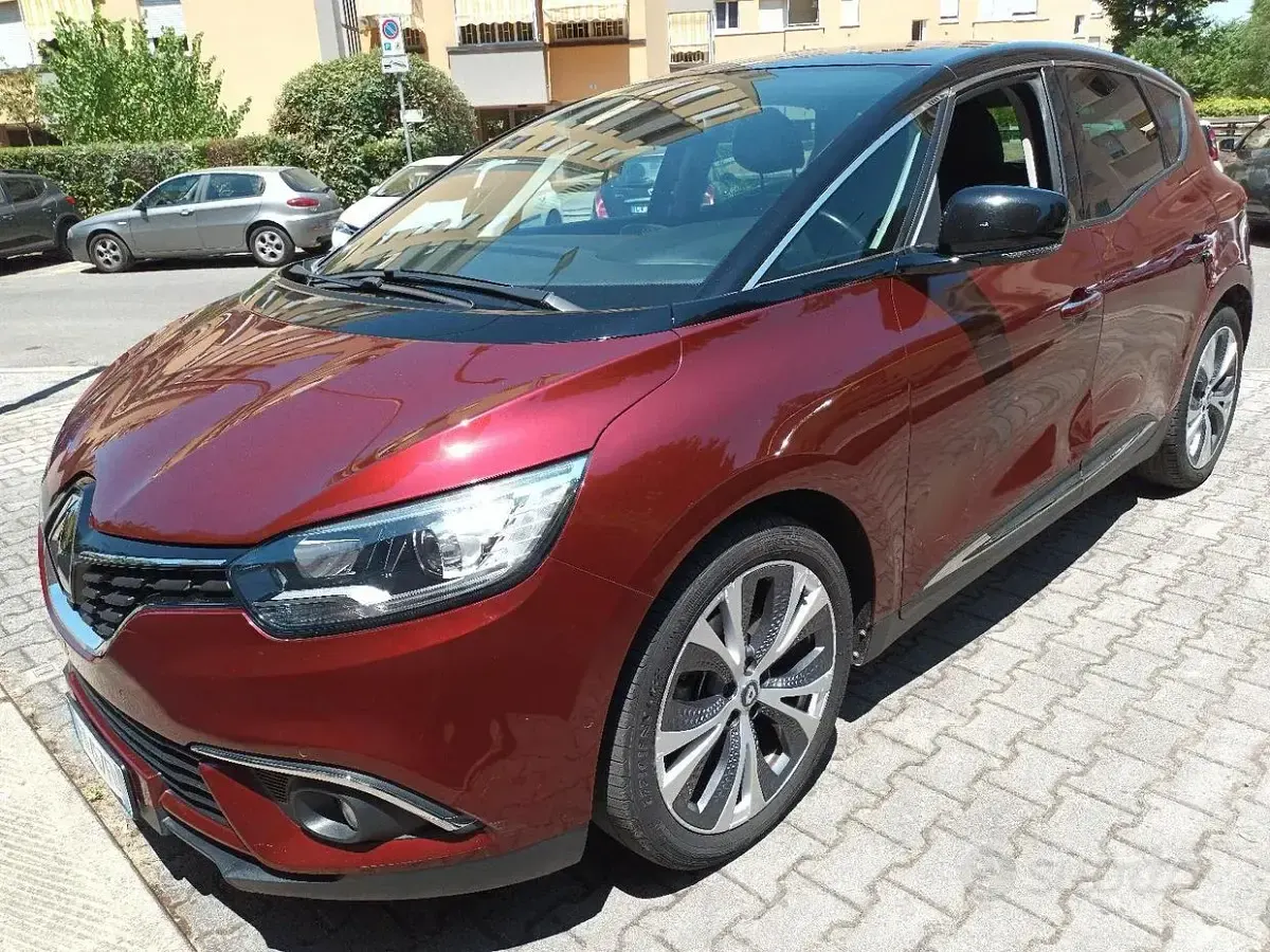 Usata Renault Scénic III 110 CV (80 kW) 2017 Rosso Monovolume