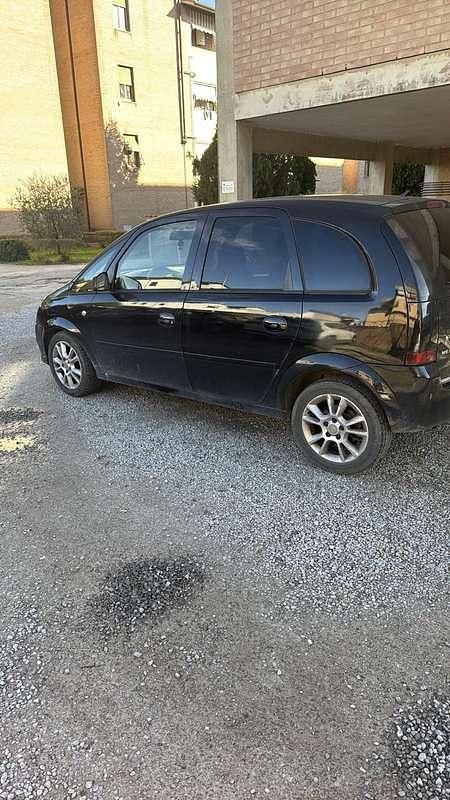 Usata Opel Meriva 110 CV (80 kW) 2007 Nero Monovolume