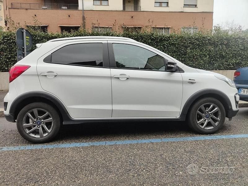 Usata Ford Ka Plus Active 85 CV (62 kW) 2018 Bianco Utilitaria