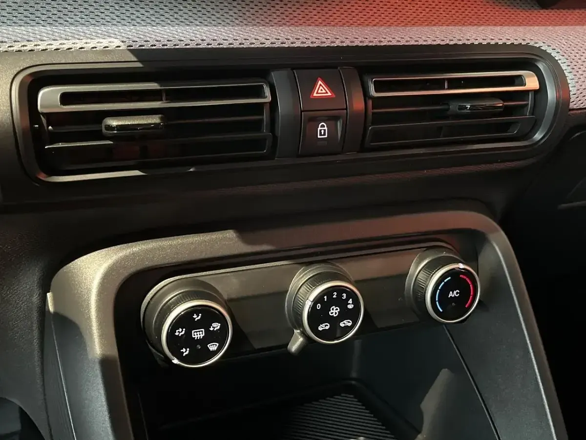 Nuova Citroën C3 PureTech 100 CV (73 kW) 2026 Grigio SUV