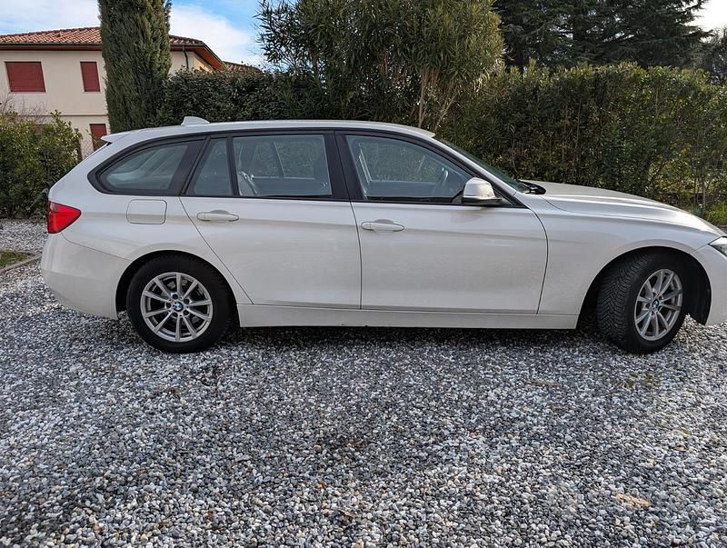 Usata BMW 318 145 CV (106 kW) 2014 Bianco Station wagon