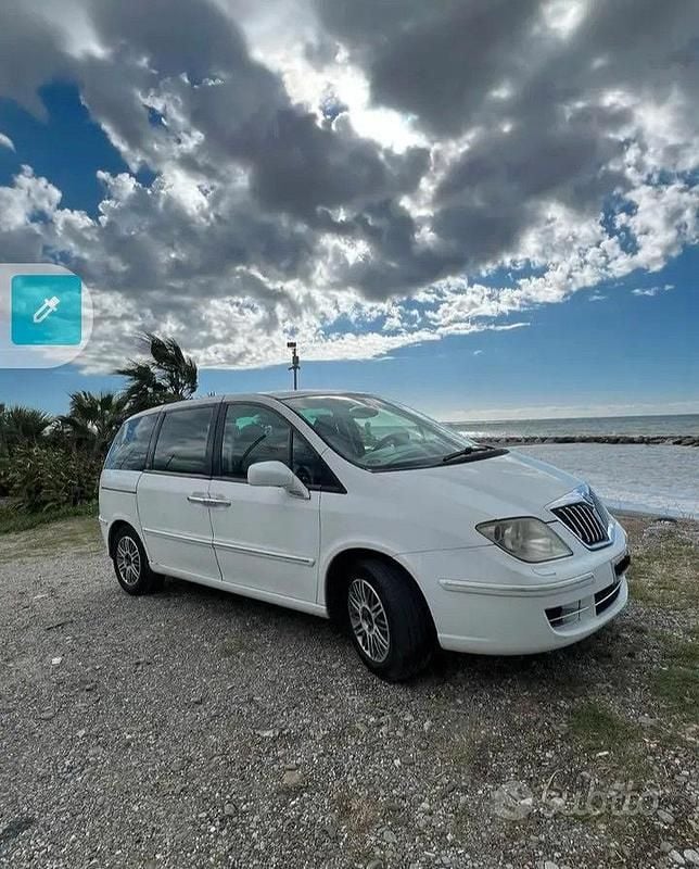 Usata Lancia Phedra 170 CV (125 kW) 2008 Bianco Monovolume