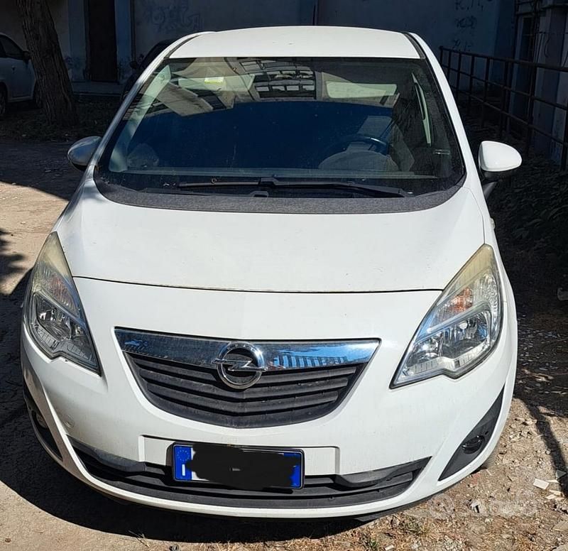 Usata 2013 Opel Meriva Monovolume | 4000 € (Ottimo prezzo) - Immagine 1/3