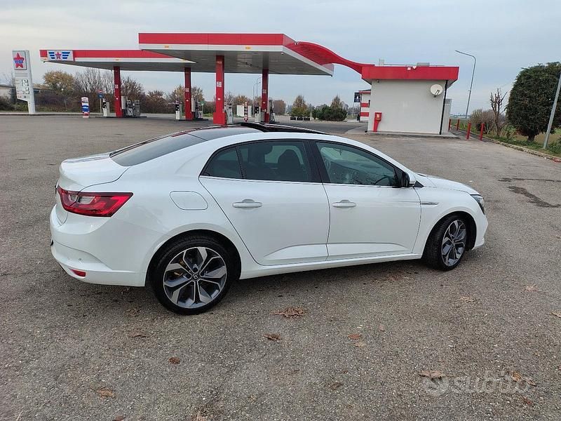 Usata Renault Mégane IV 110 CV (80 kW) 2017 Berlina