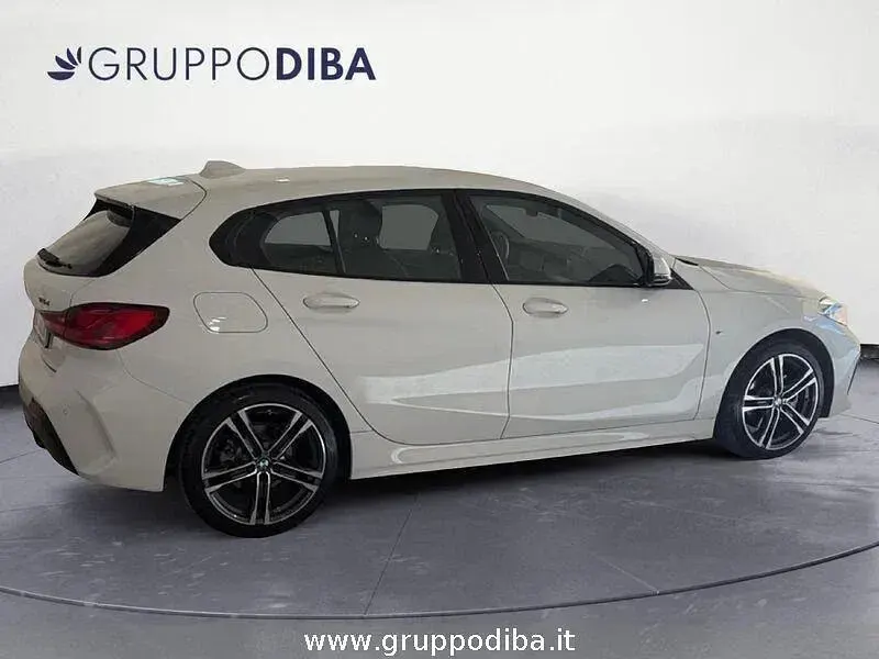 Usata BMW 116 M Sport 116 CV (85 kW) 2022 Bianco Utilitaria