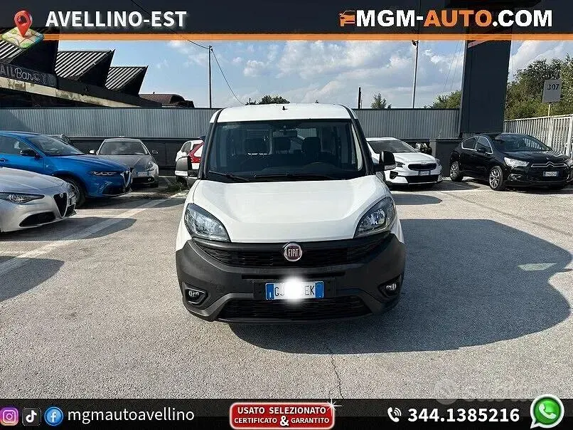 Usata Fiat Doblò 90 CV (66 kW) 2022 Bianco Monovolume