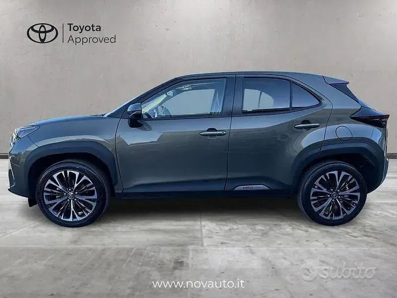 Usata Toyota Yaris Cross Lounge 116 CV (85 kW) 2022 Marrone SUV