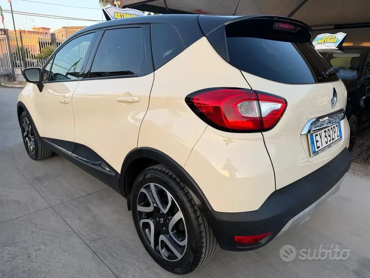 Usata Renault Captur 90 CV (66 kW) 2015 Beige SUV