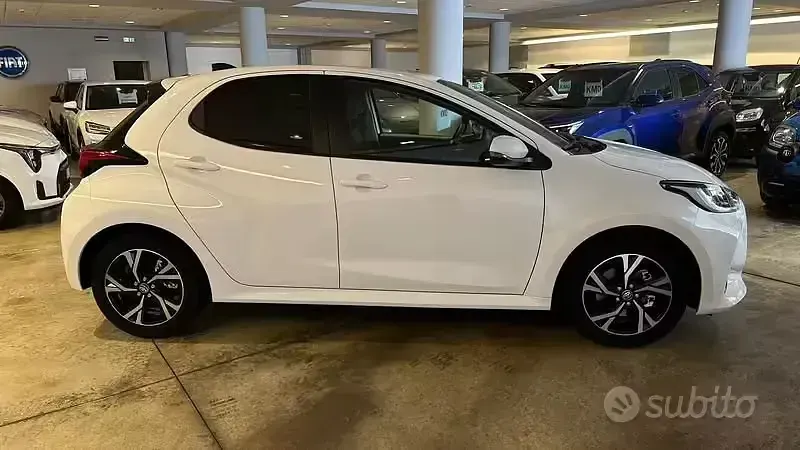 Ny Toyota Yaris Hybrid Trend 2026 Sedan