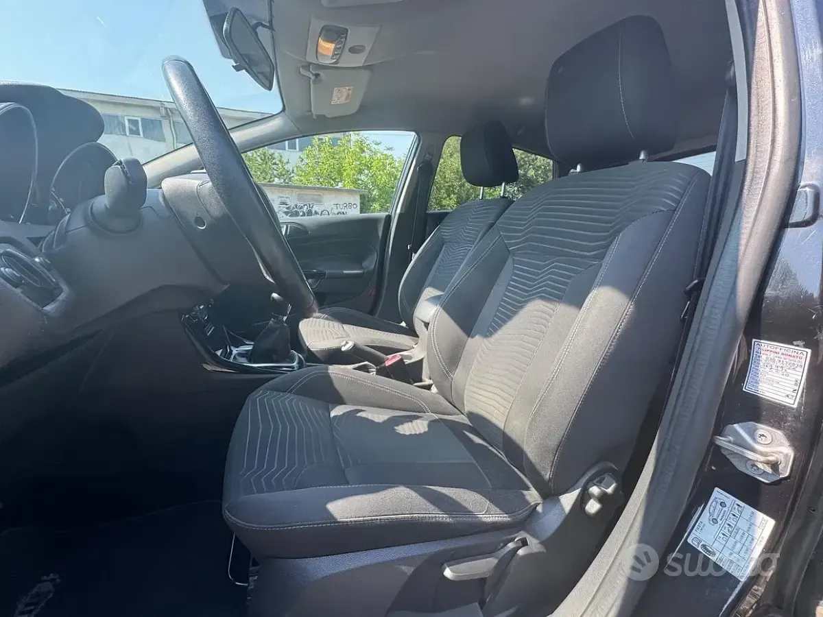 Usata Ford Fiesta Titanium 75 CV (55 kW) 2014 Nero Utilitaria