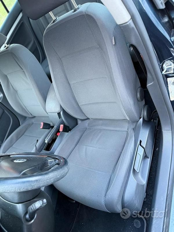 Usata VW Golf VI Sportline 105 CV (77 kW) 2008 Blu Utilitaria