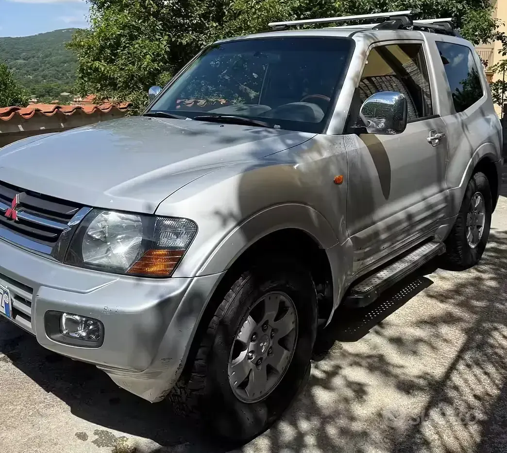 Usata Mitsubishi Pajero 160 CV (117 kW) 2002 Grigio SUV