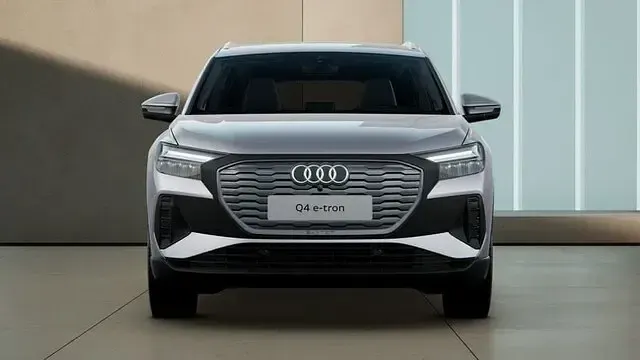 Nuova Audi Q4 e-tron Comfort 69 kW (95 CV) 2026 Argento floret metallizzato SUV