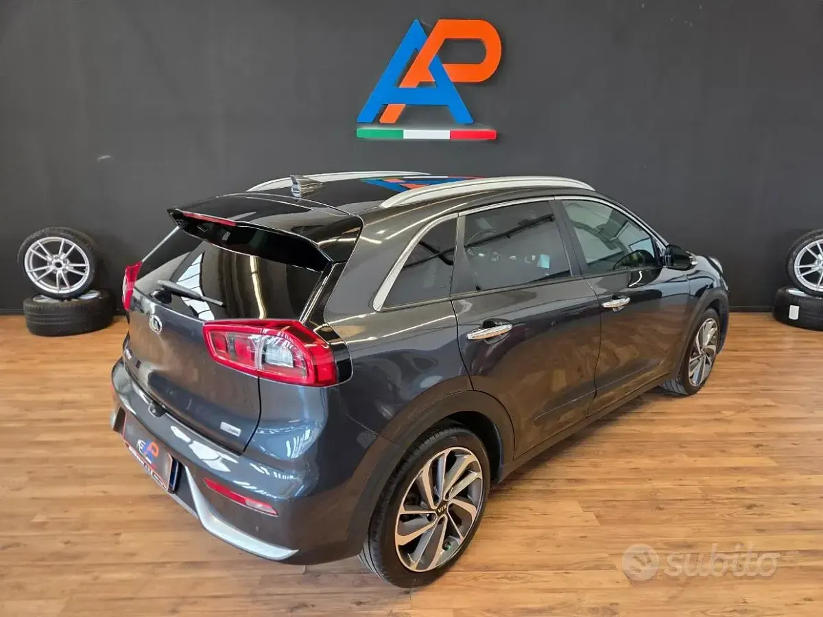 Usata Kia Niro 105 CV (77 kW) 2018 Grigio SUV