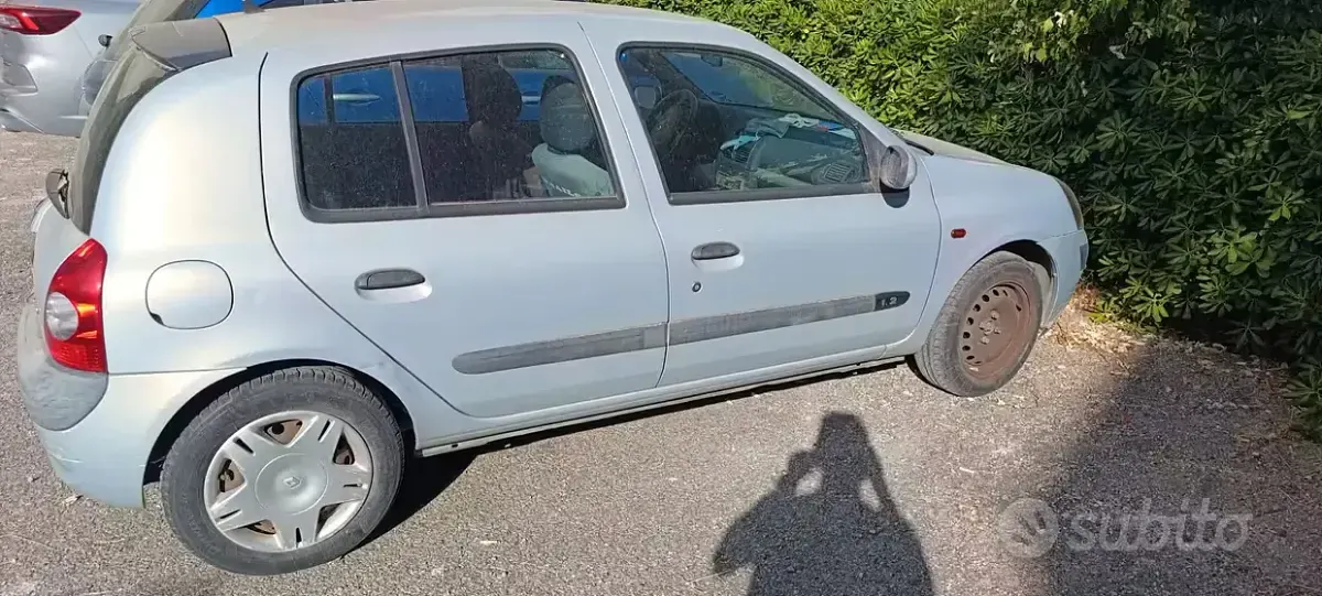 Usata Renault Clio 58 CV (42 kW) 2003 Grigio Utilitaria