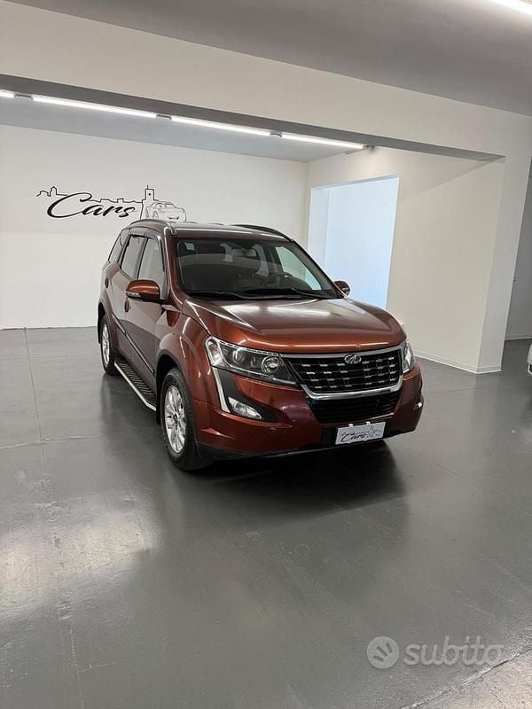 Rosso Usata 2020 Mahindra XUV500 SUV | 7900 € (Buon prezzo) - Immagine 1/4