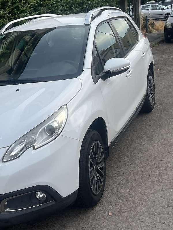 Usata Peugeot 2008 Allure 114 CV (83 kW) 2015 Bianco SUV